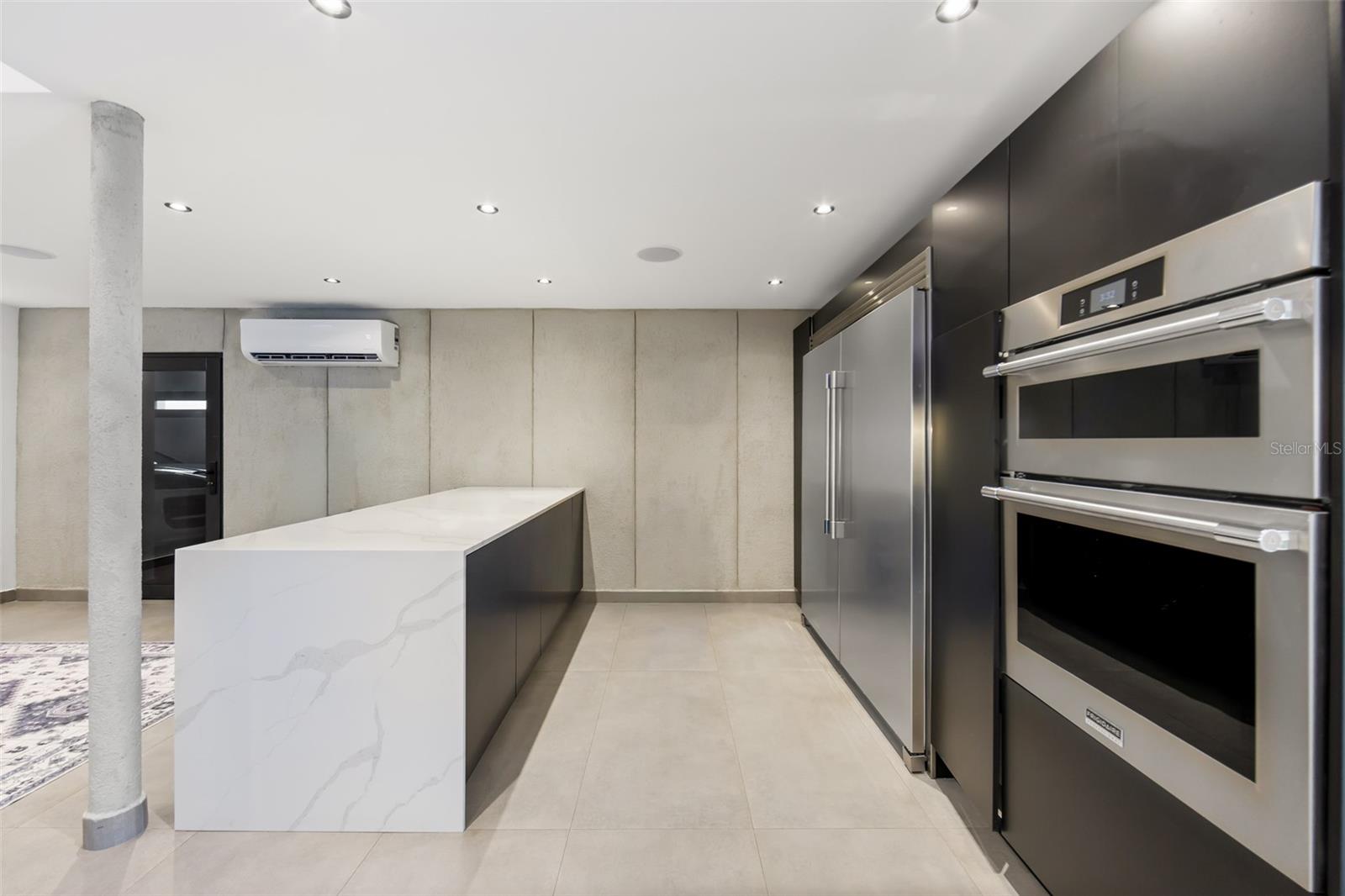 PR9117513 Property Photo