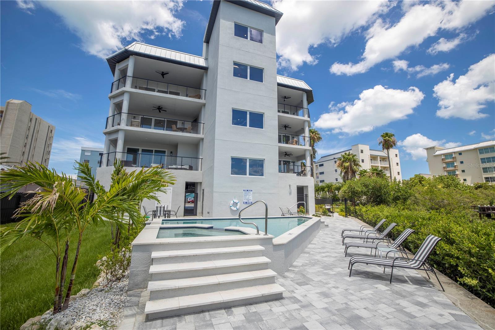 19505 GULF BLVD #304, INDIAN SHORES, FL, 33785