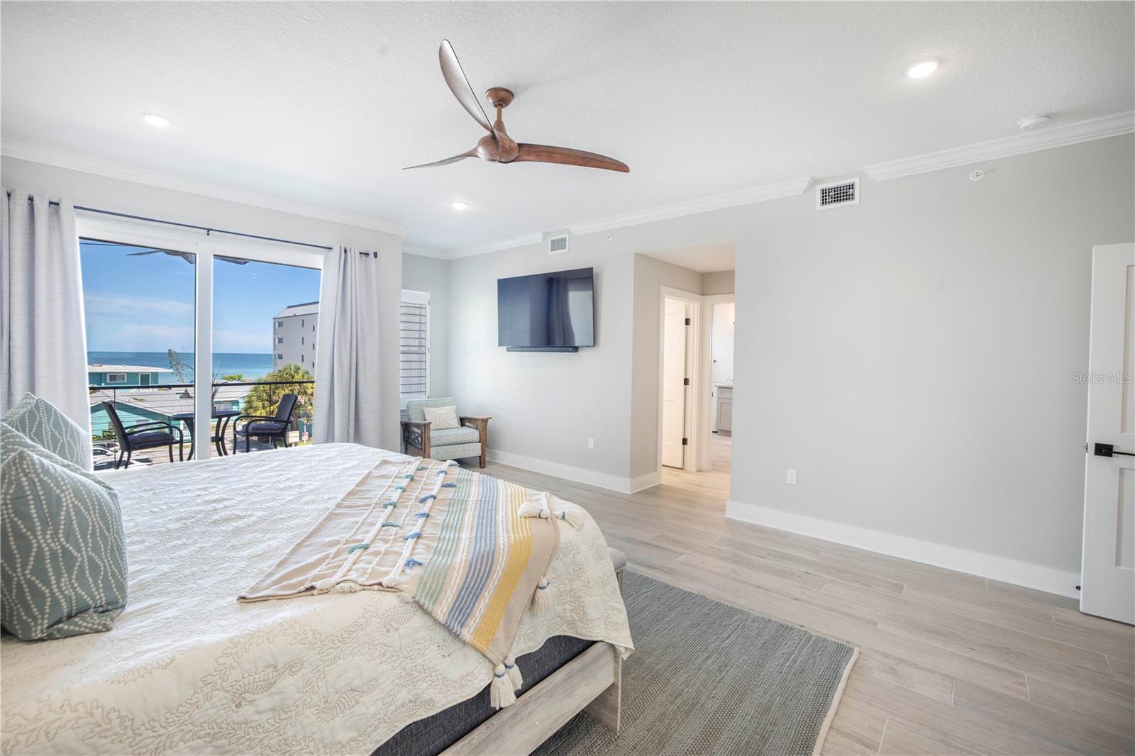 19505 GULF BLVD #304, INDIAN SHORES, FL, 33785