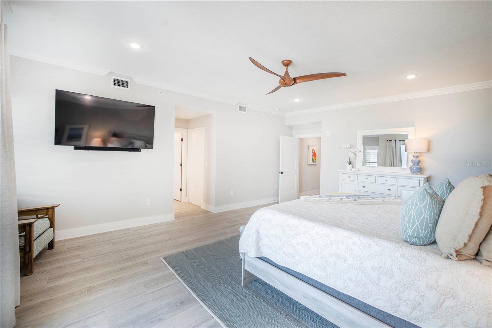 19505 GULF BLVD #304, INDIAN SHORES, FL, 33785