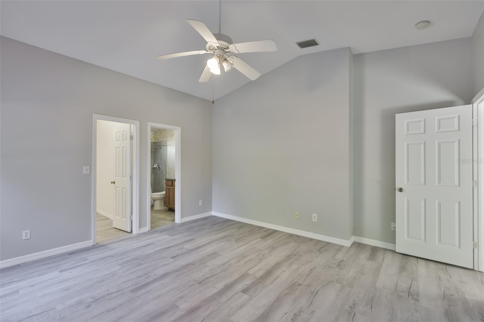 15820 N 49TH ST, CLEARWATER, FL, 33762