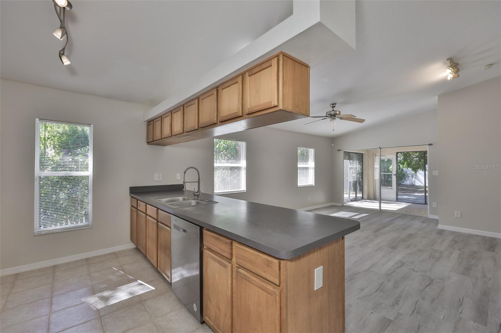 15820 N 49TH ST, CLEARWATER, FL, 33762