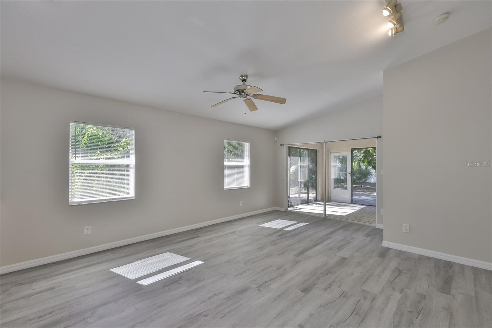 15820 N 49TH ST, CLEARWATER, FL, 33762