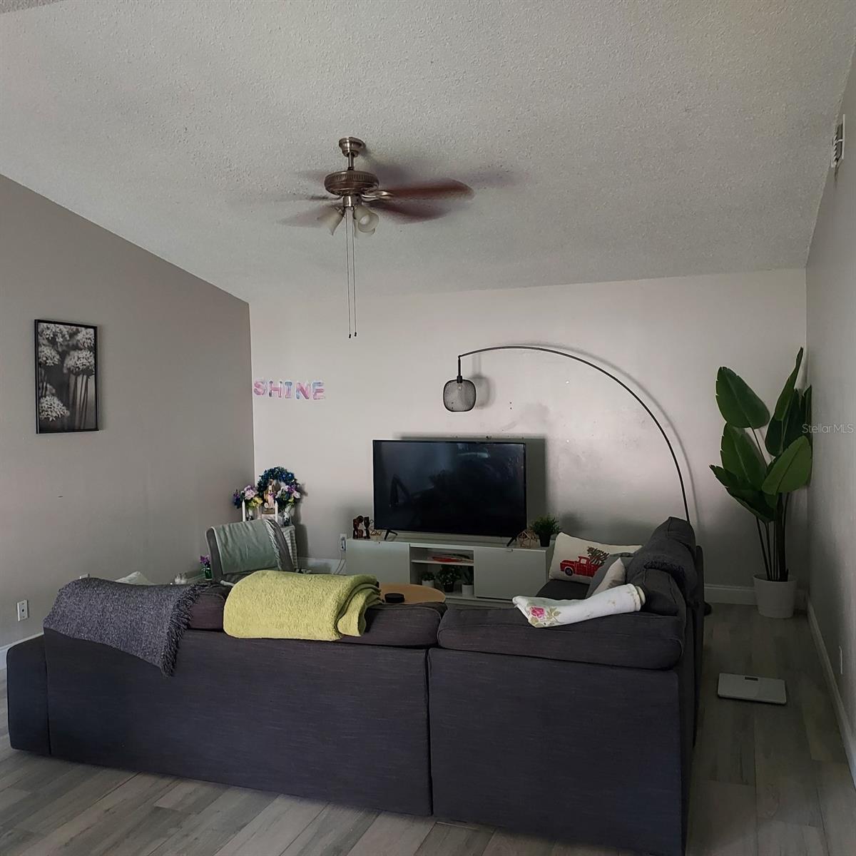 2008 GREGORY DR, TAMPA, FL, 33613