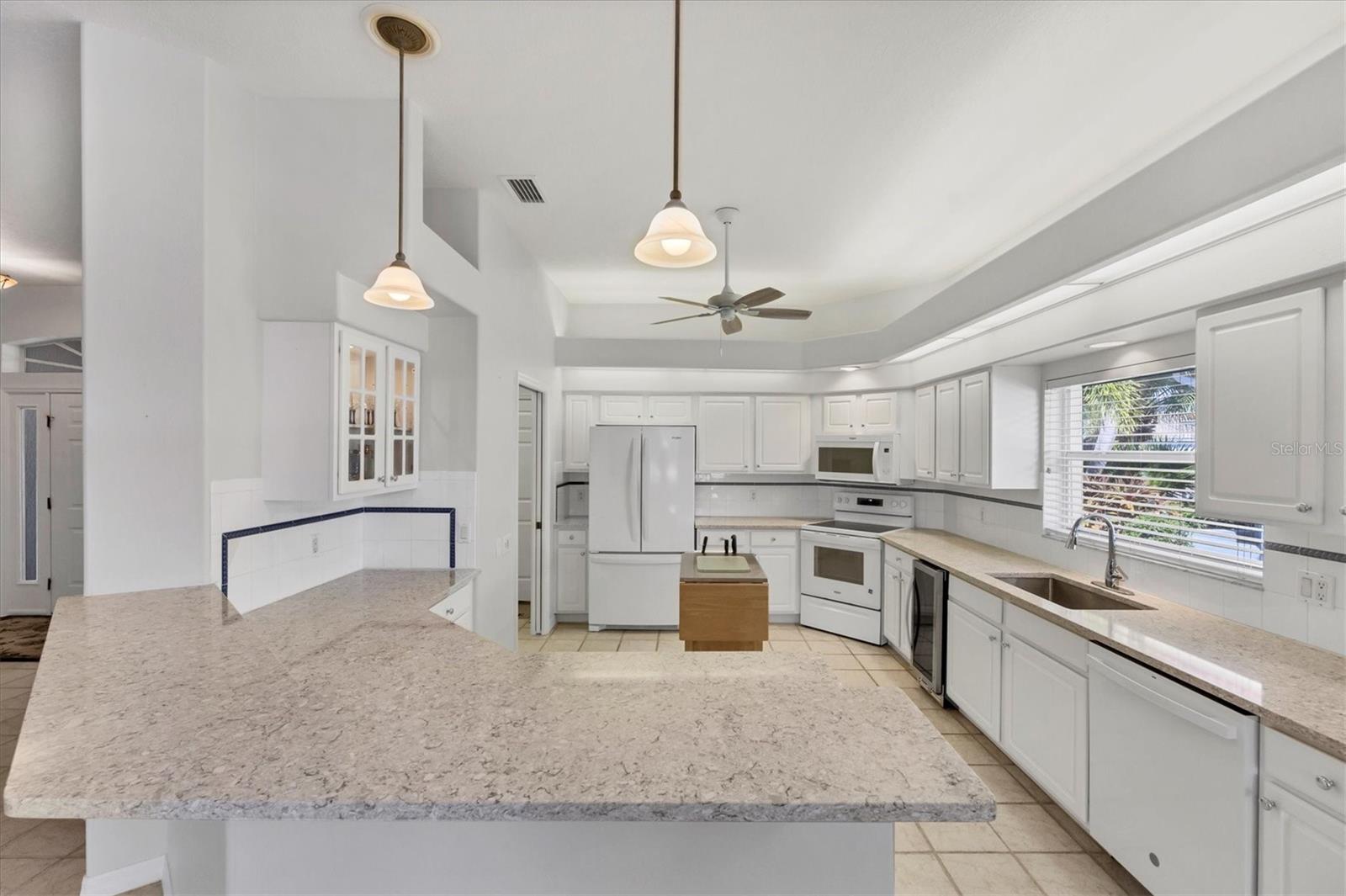 446 PINEWOOD LAKE DR, VENICE, FL, 34285