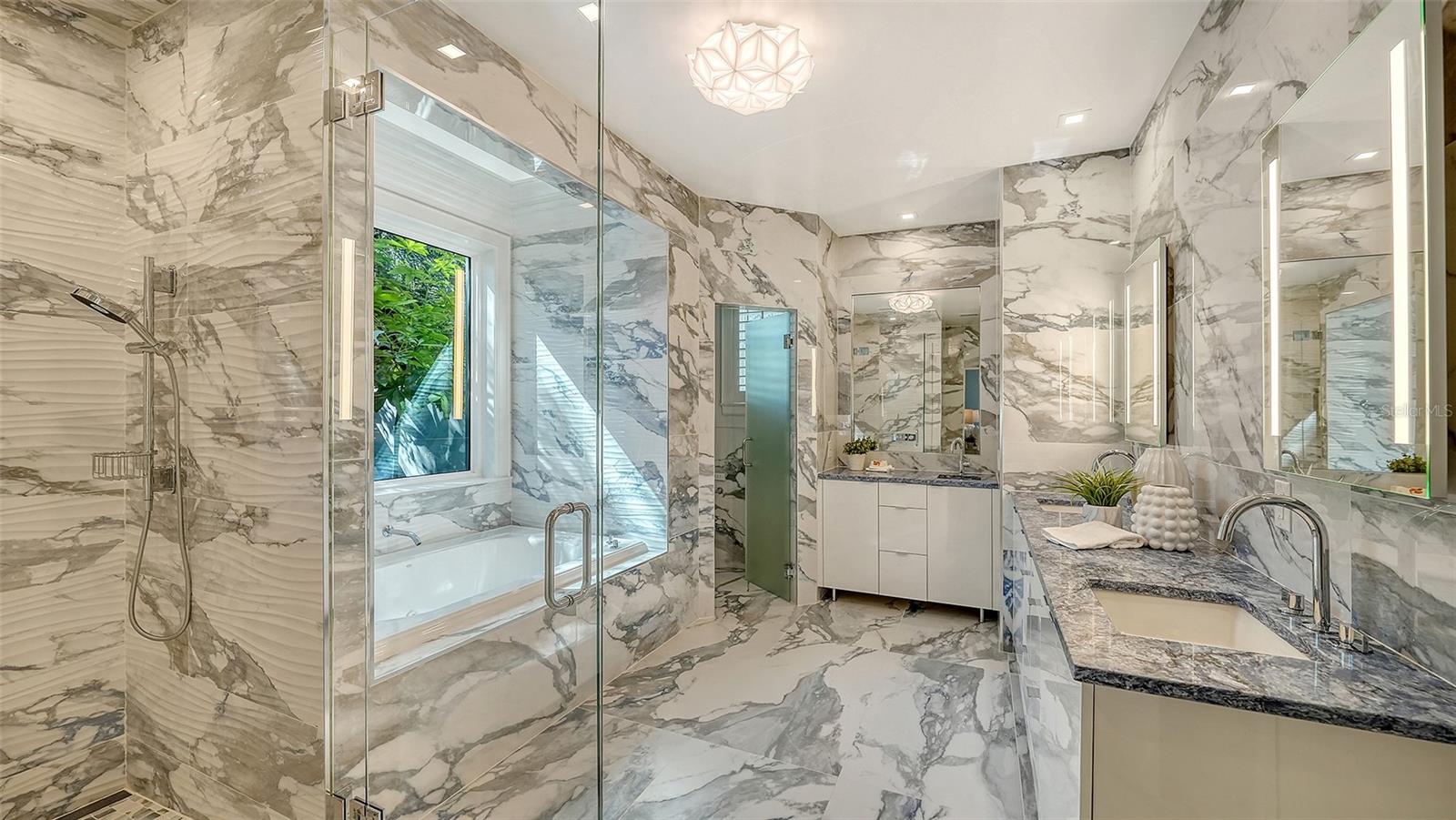 A4672843 Property Photo