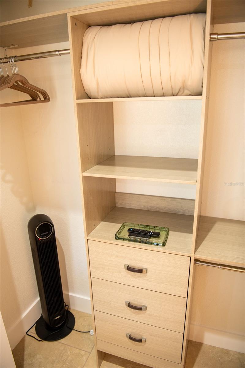 1010 JOYCE CT, VENICE, FL, 34293