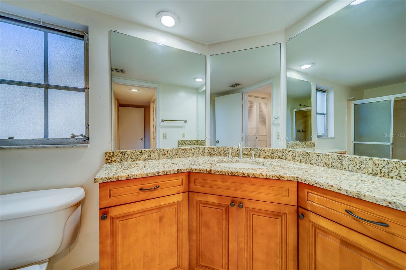 69 COUNTRY CLUB DR, LARGO, FL, 33771