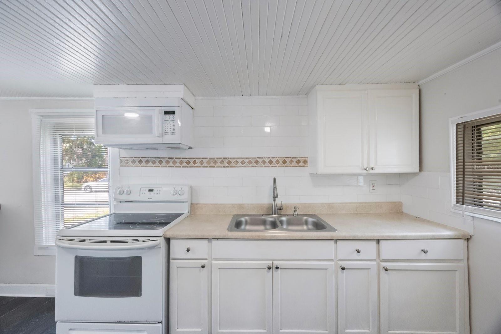 325 41ST ST N, ST PETERSBURG, FL, 33713