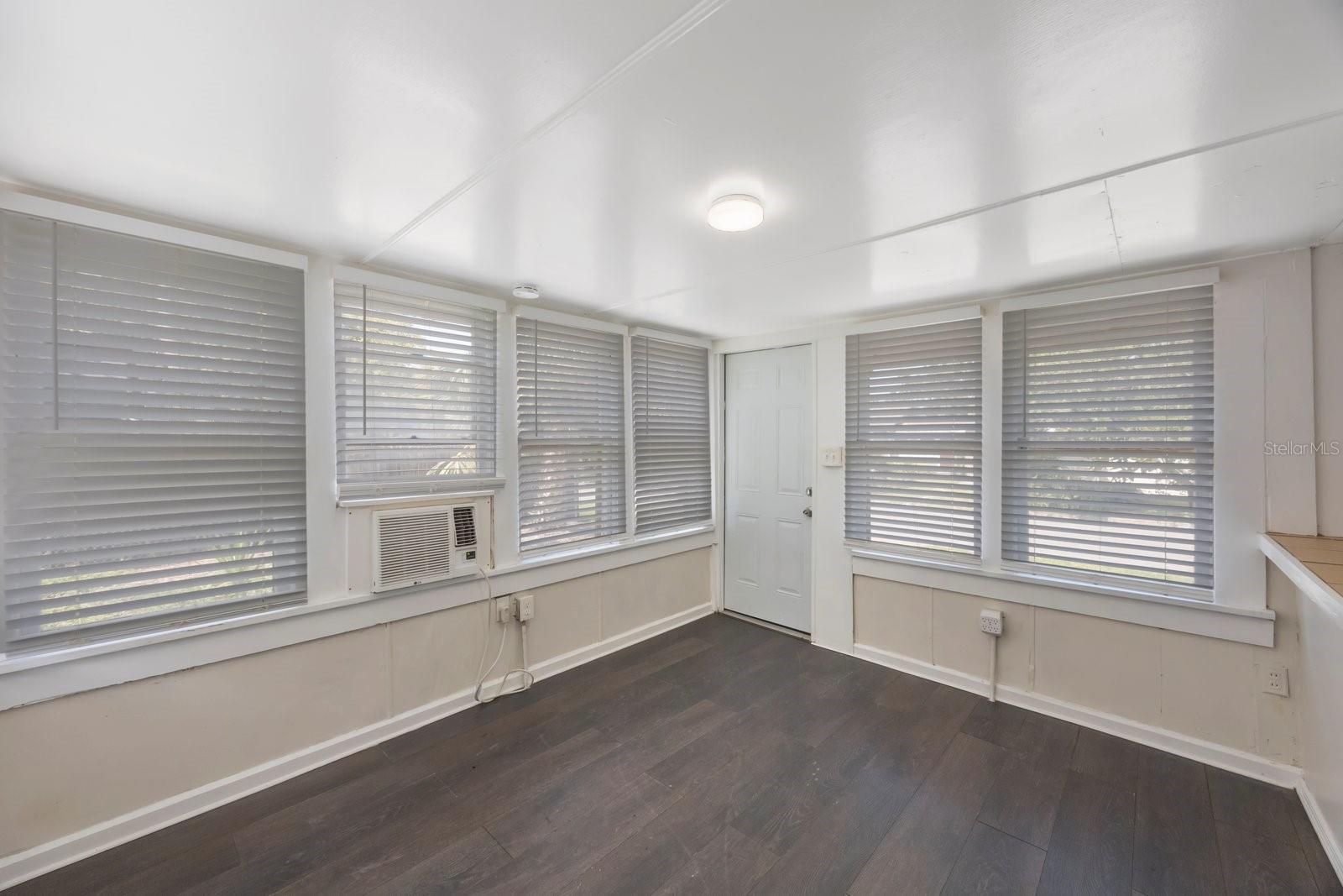 325 41ST ST N, ST PETERSBURG, FL, 33713