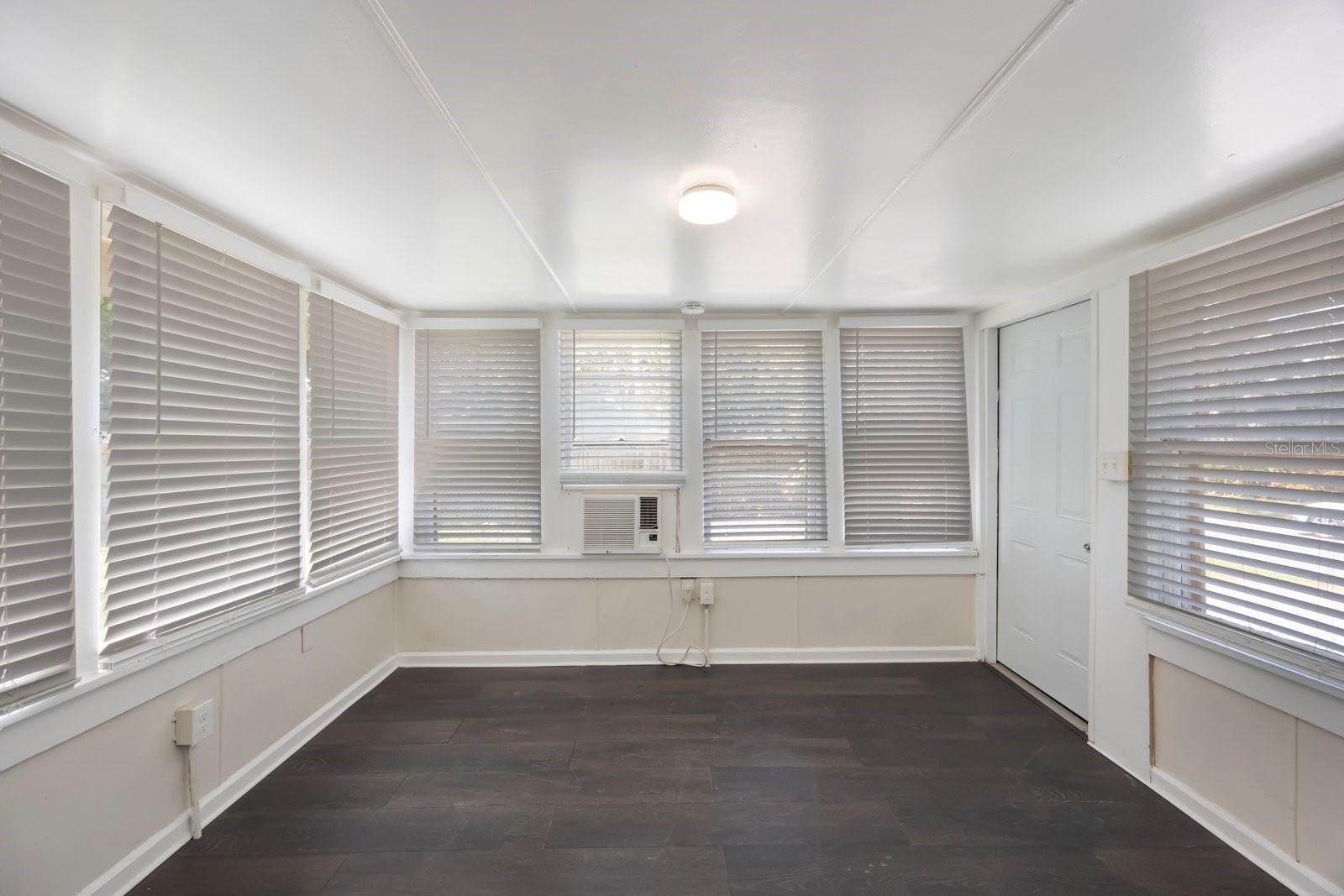 325 41ST ST N, ST PETERSBURG, FL, 33713