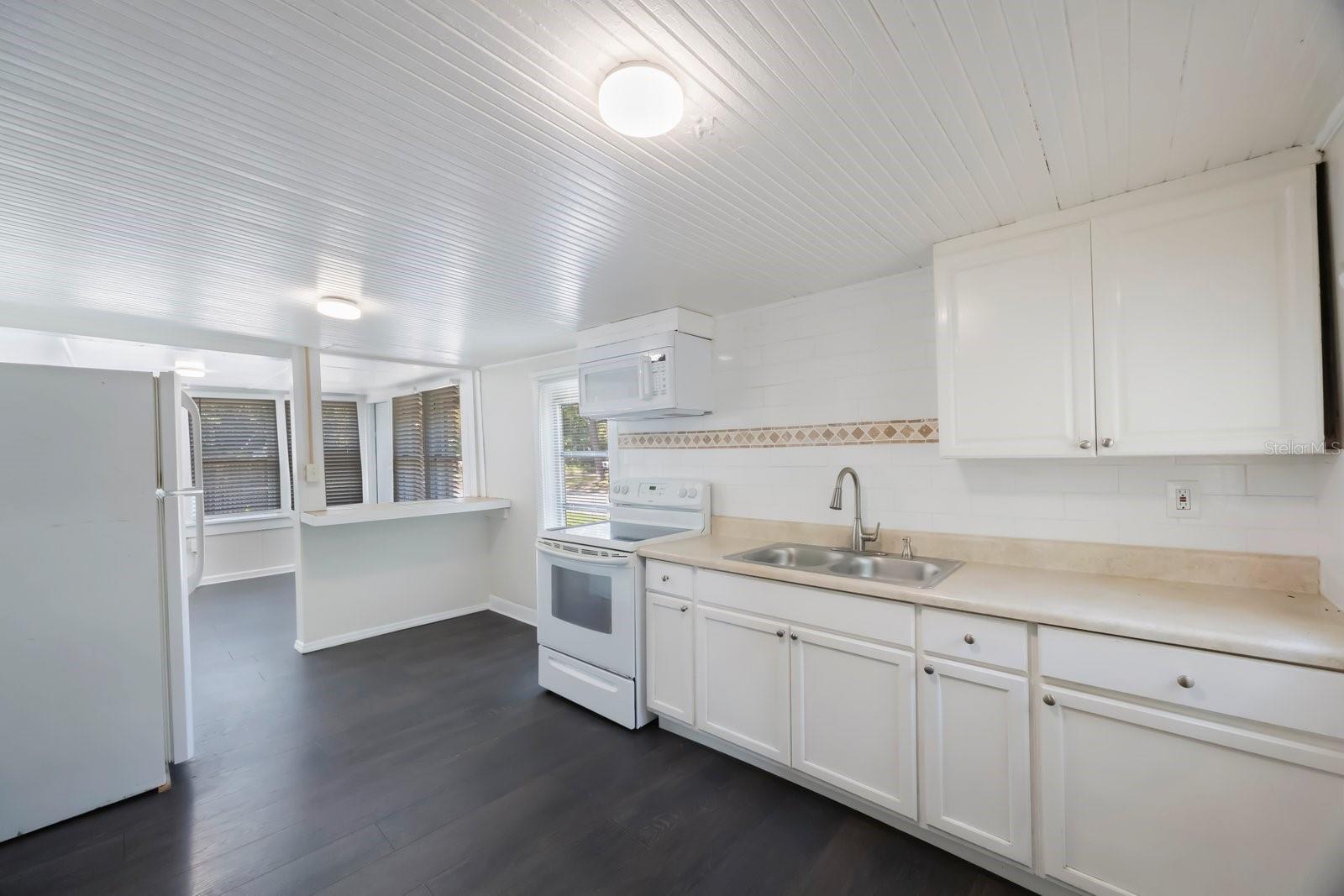 325 41ST ST N, ST PETERSBURG, FL, 33713