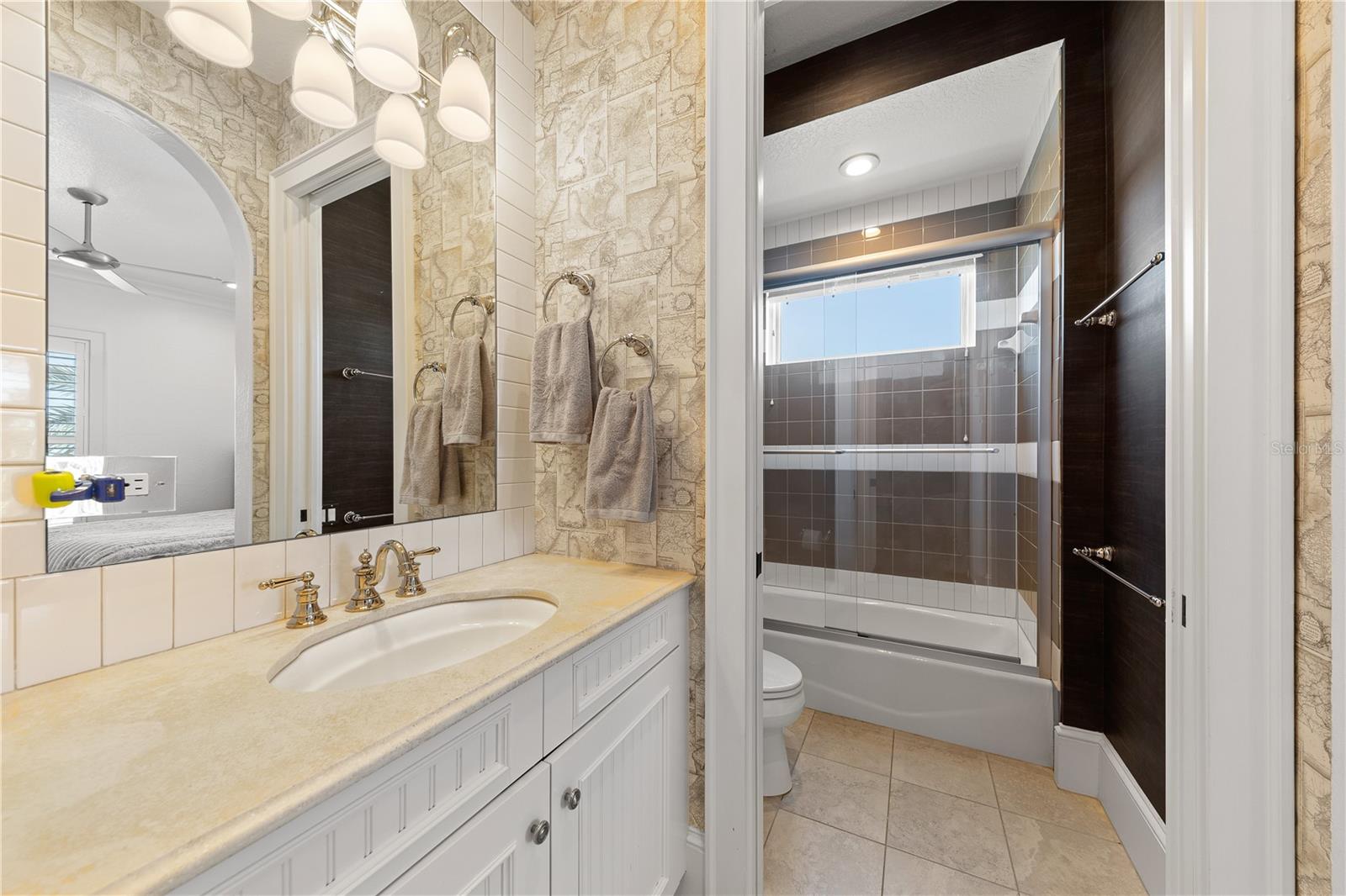 A4672859 Property Photo