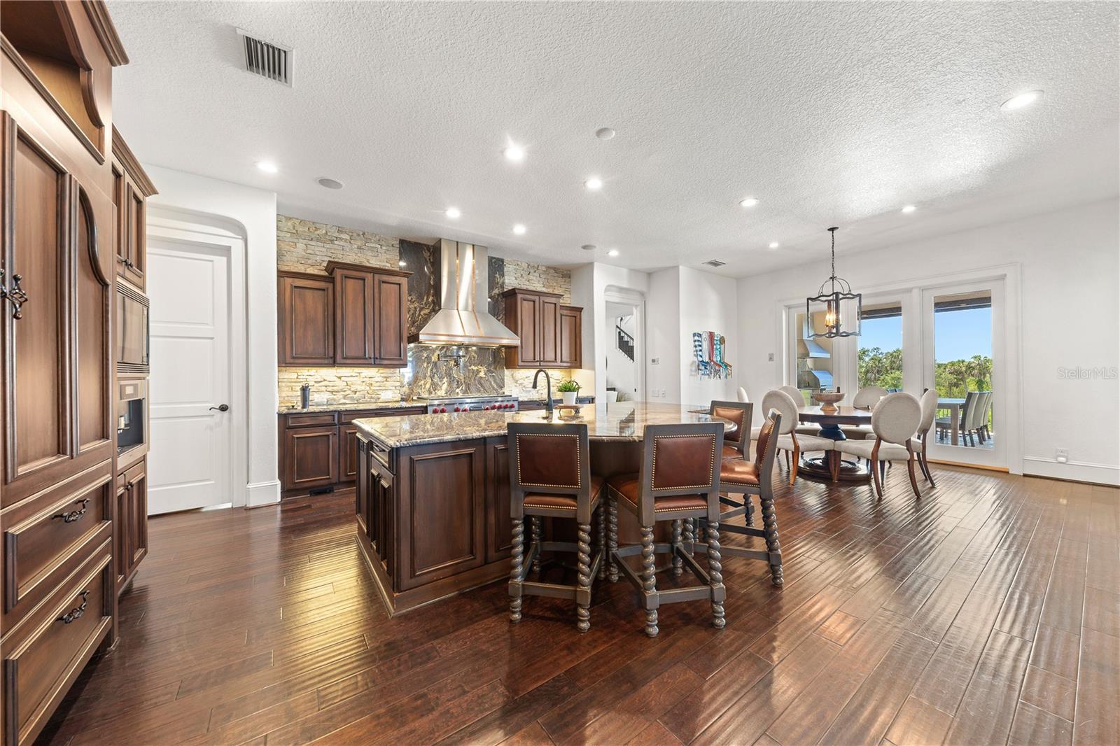 A4672859 Property Photo