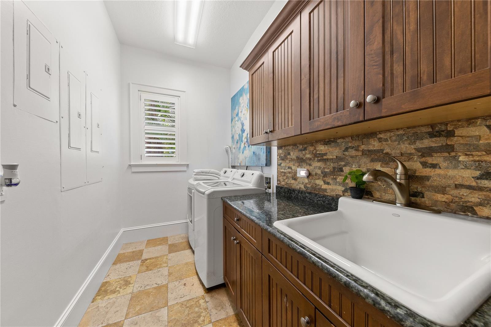 A4672859 Property Photo