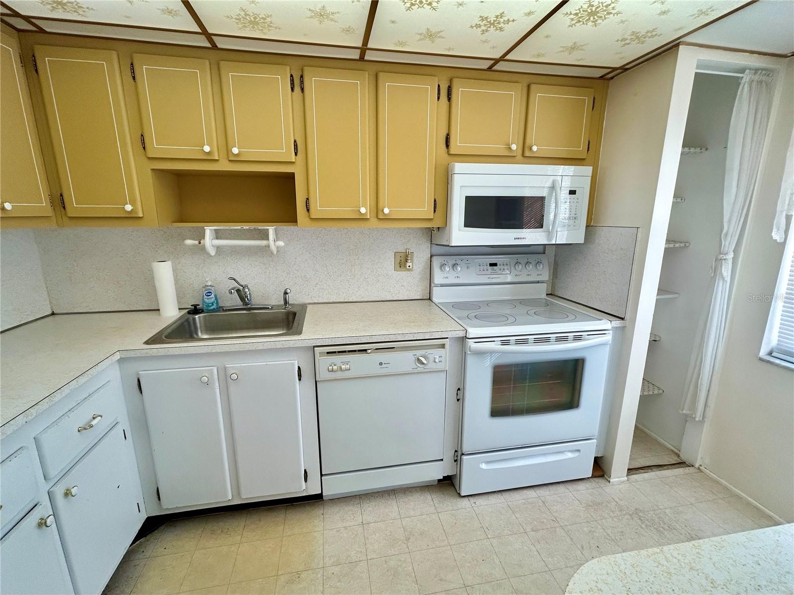 TB8450197 Property Photo