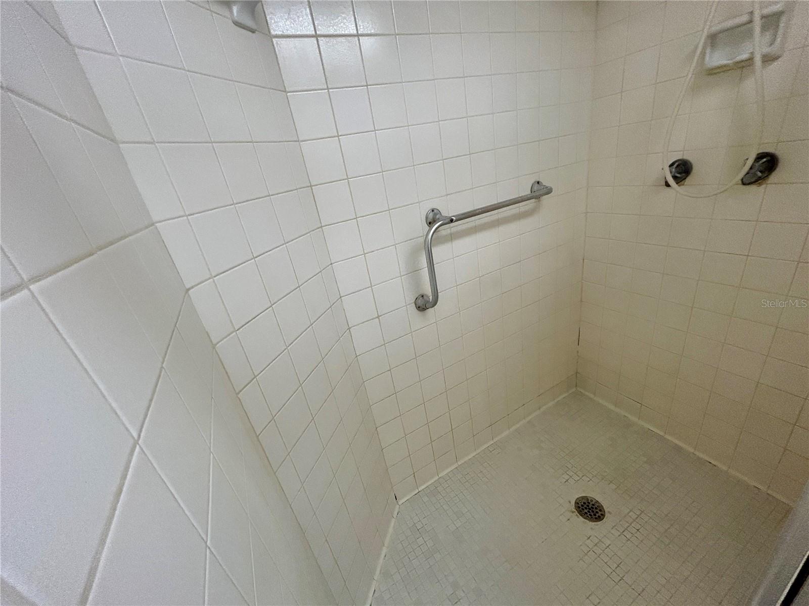 TB8450197 Property Photo