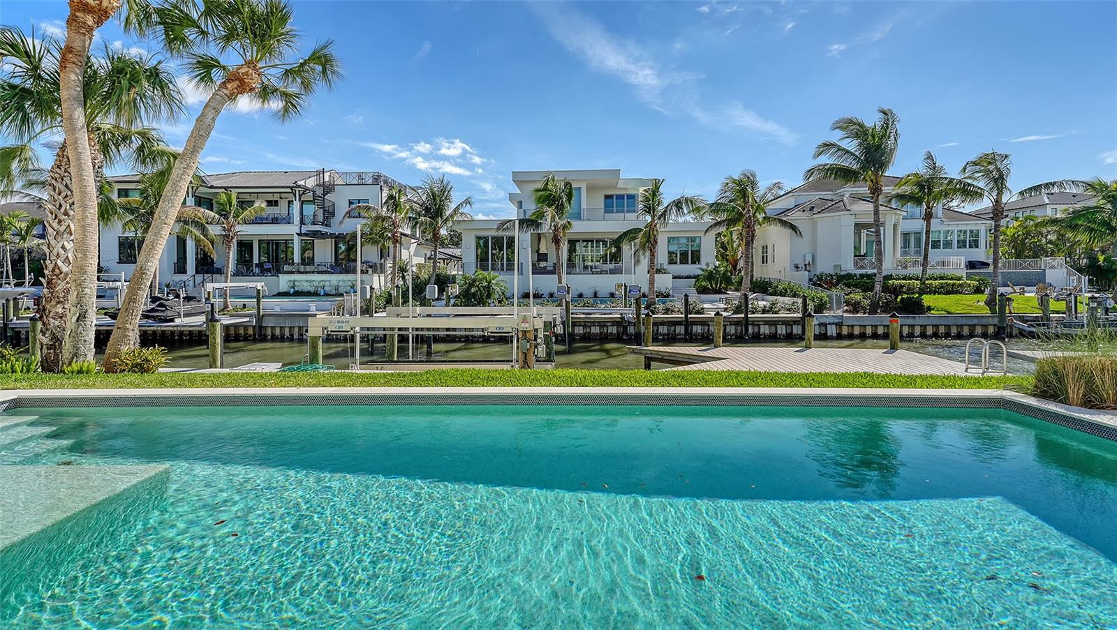 A4672868 Property Photo