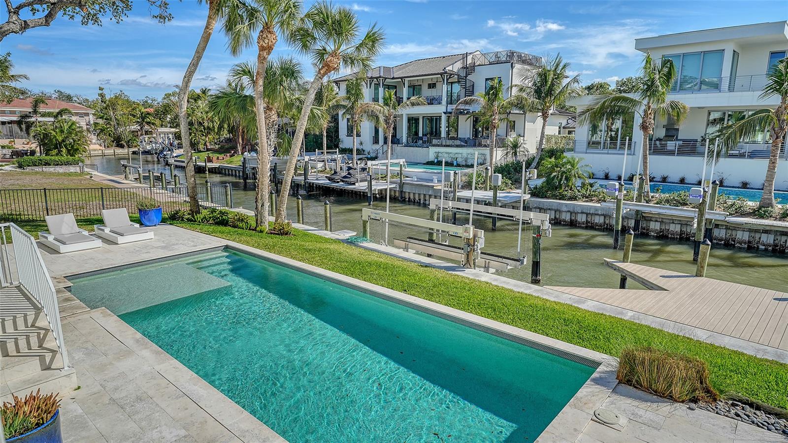 A4672868 Property Photo