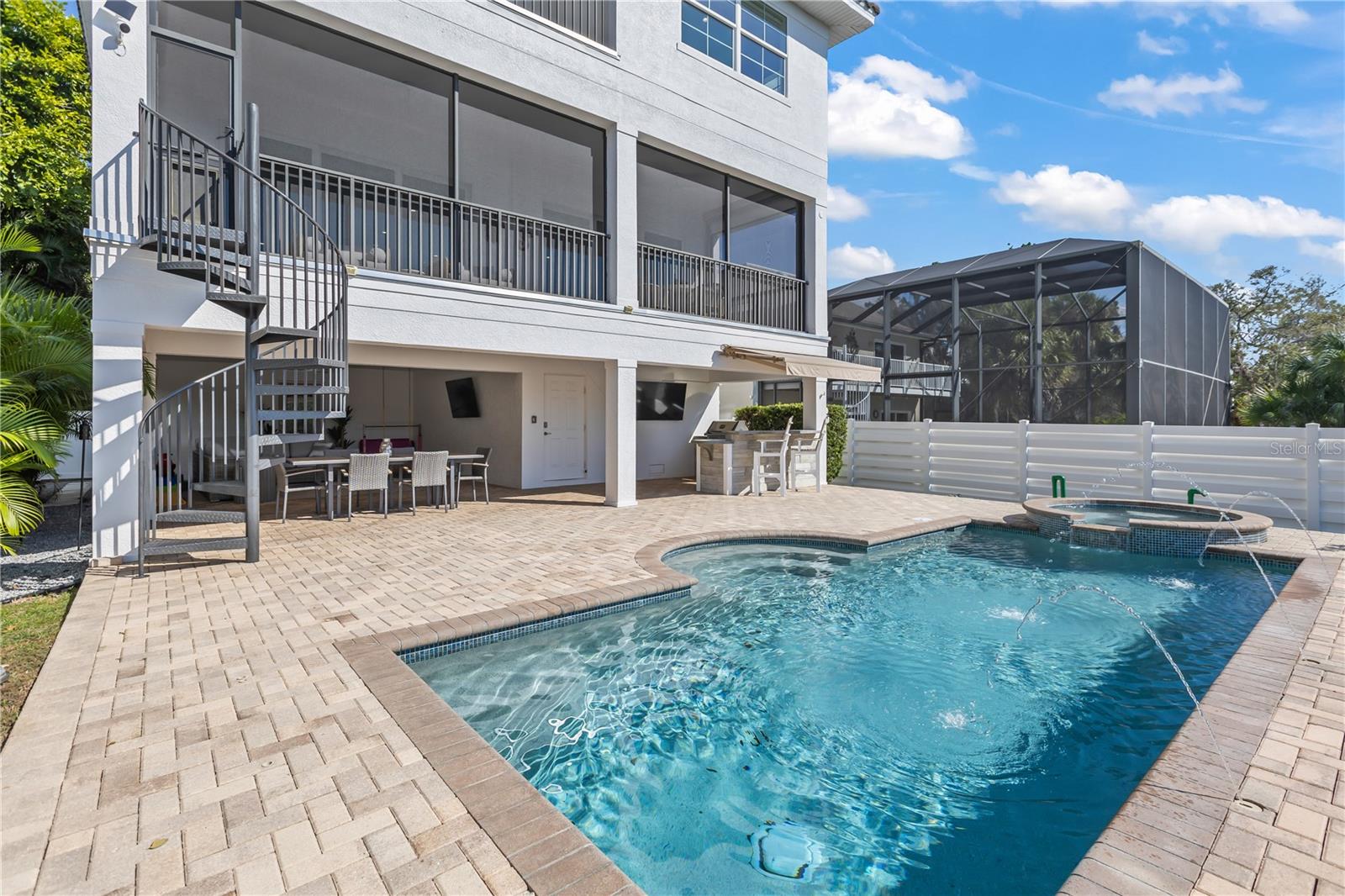 A4672889 Property Photo