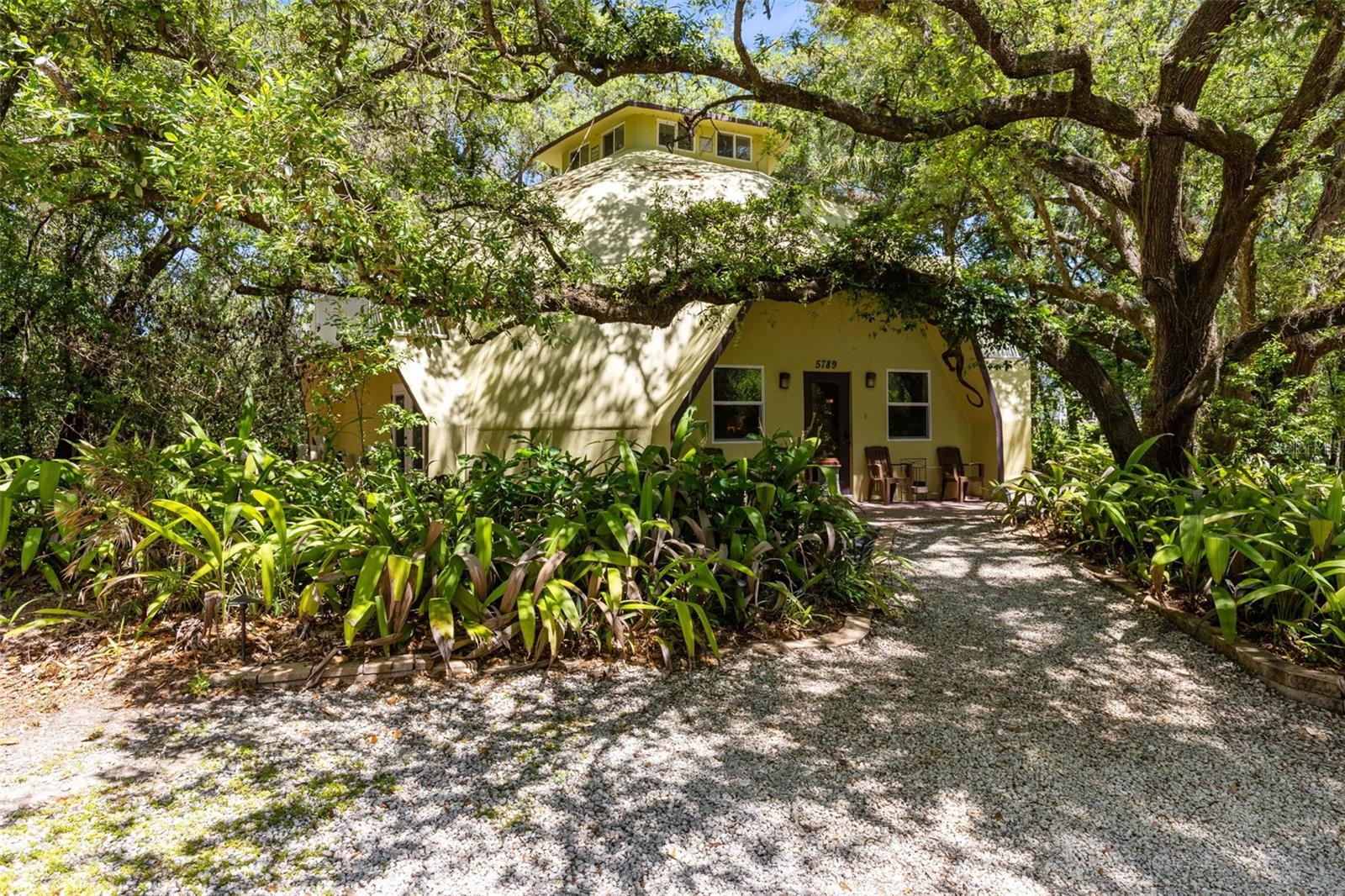 5789 N APOPKA VINELAND RD, ORLANDO, FL, 32818