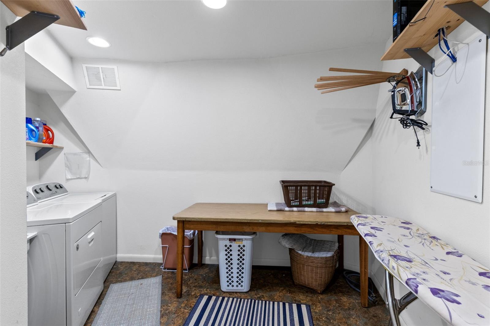 5789 N APOPKA VINELAND RD, ORLANDO, FL, 32818