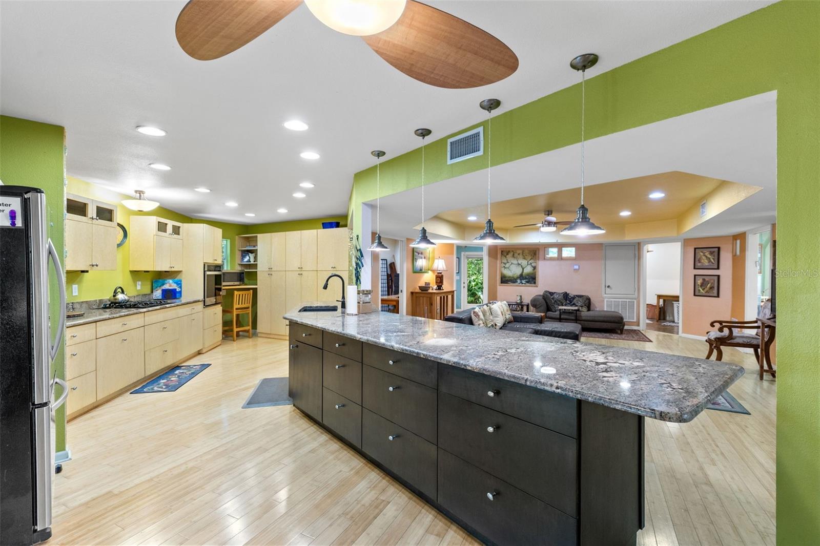 5789 N APOPKA VINELAND RD, ORLANDO, FL, 32818