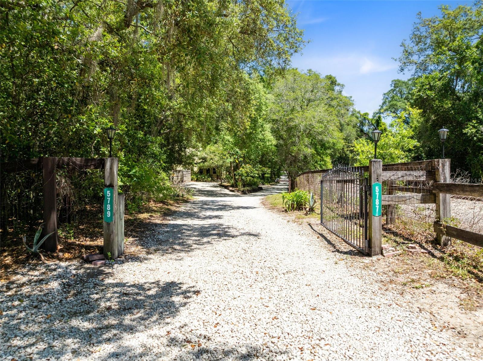 5787 N APOPKA VINELAND RD, ORLANDO, FL, 32818