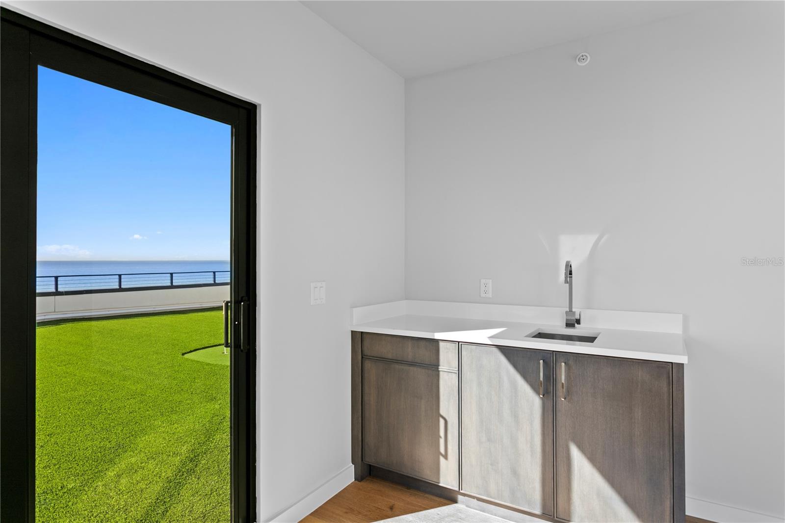 TB8450289 Property Photo