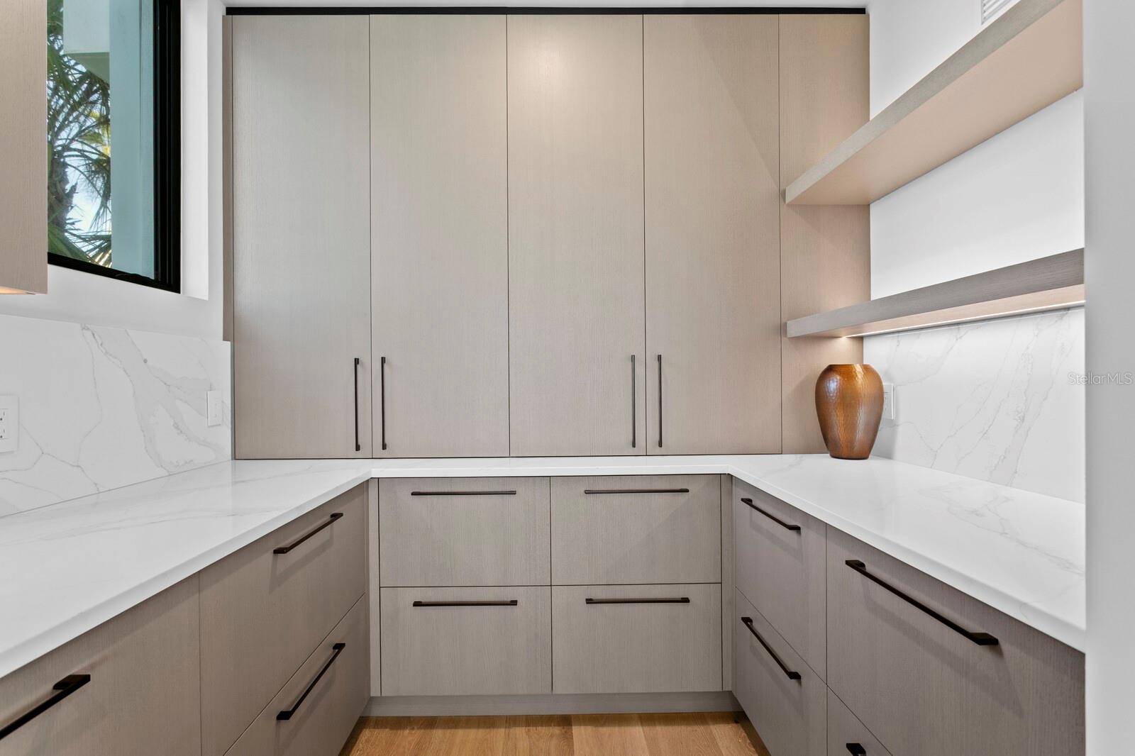 TB8450289 Property Photo