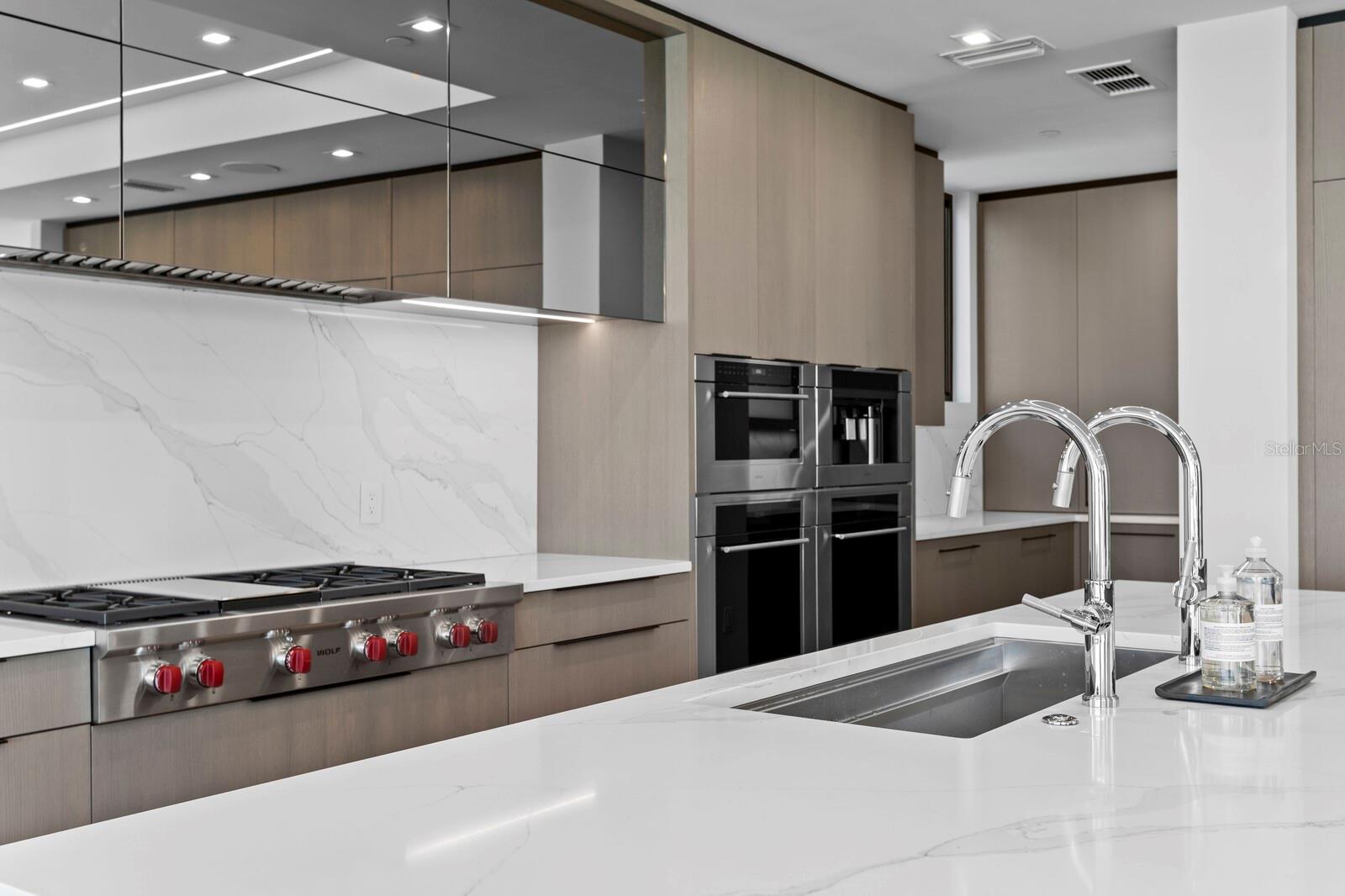 TB8450289 Property Photo