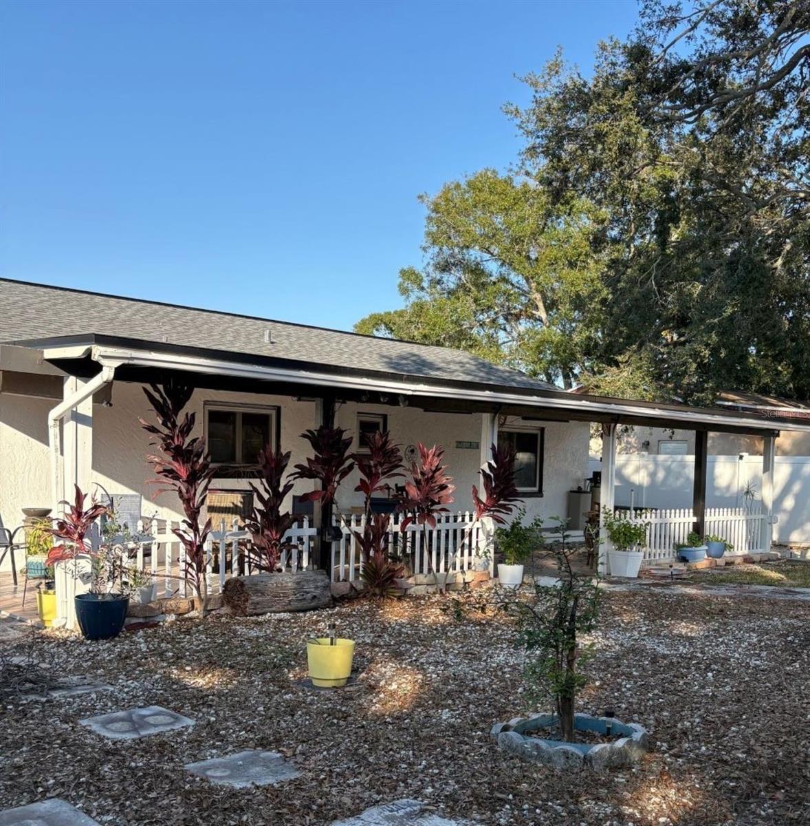 Lovely walking paths in the garden