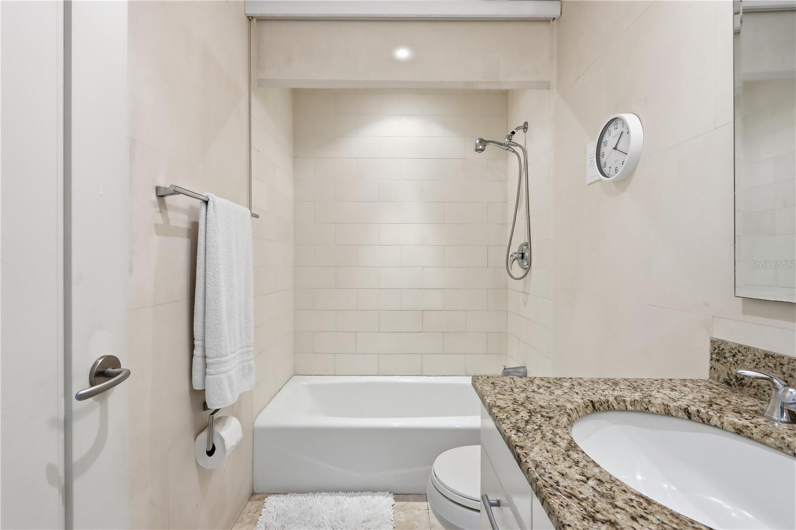 PR9117525 Property Photo