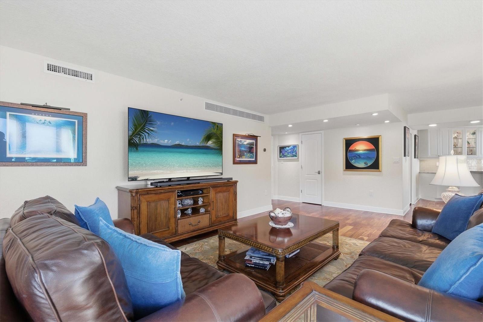 Bright Open Living room!