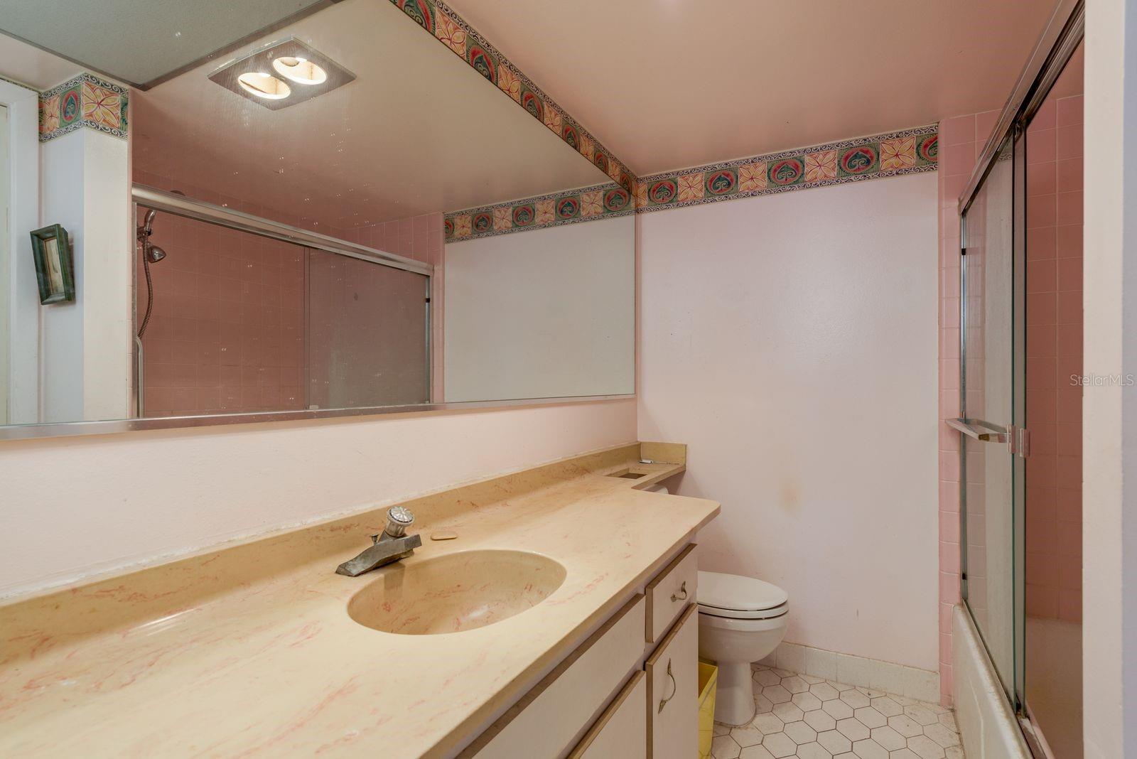 TB8450464 Property Photo