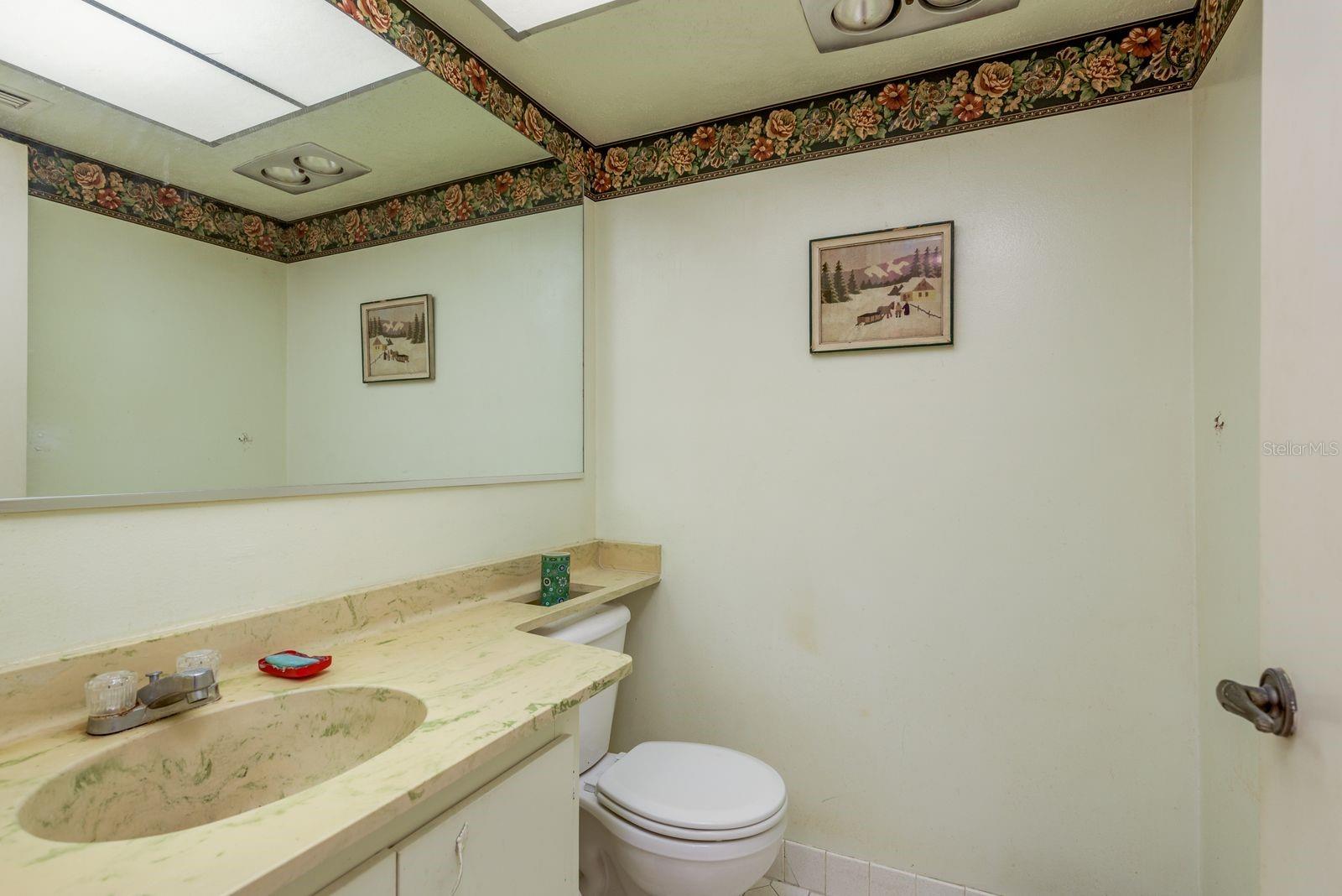 TB8450464 Property Photo