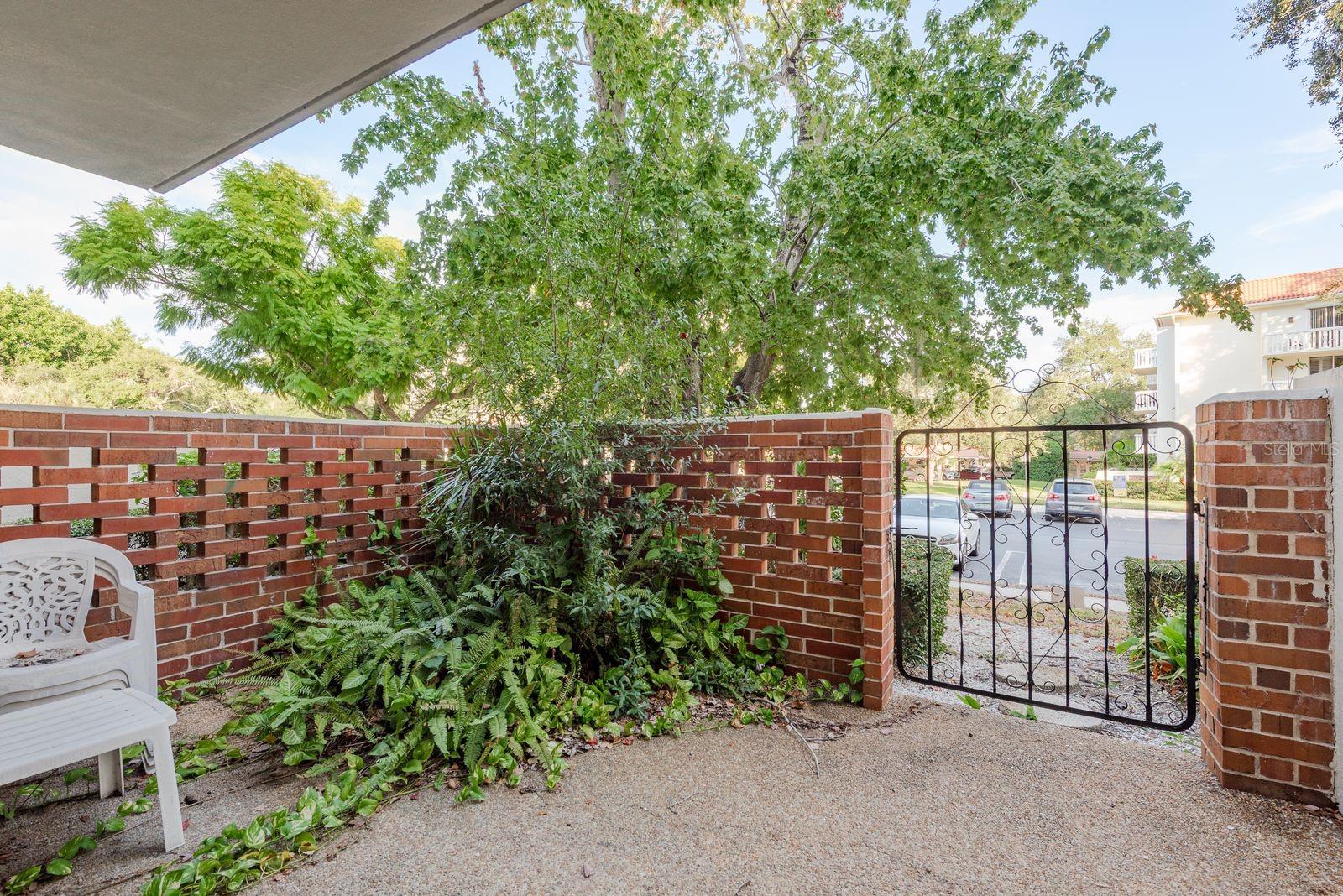 TB8450464 Property Photo