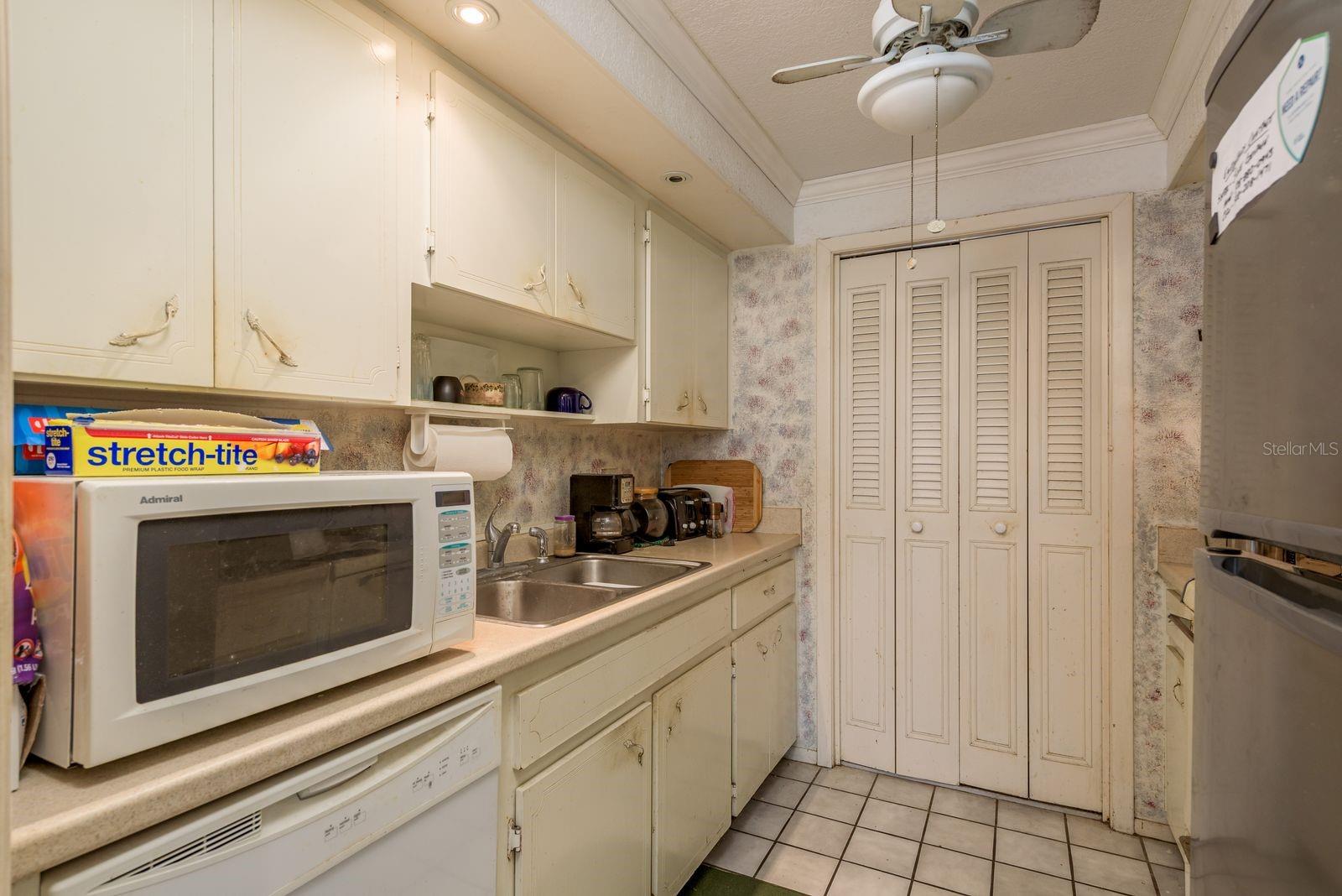 TB8450464 Property Photo