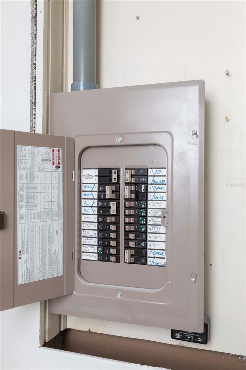 W7880940 Property Photo