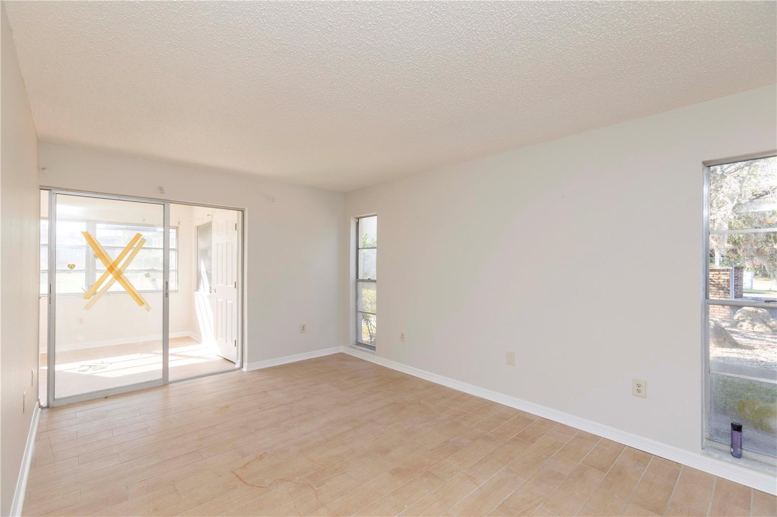 W7880940 Property Photo