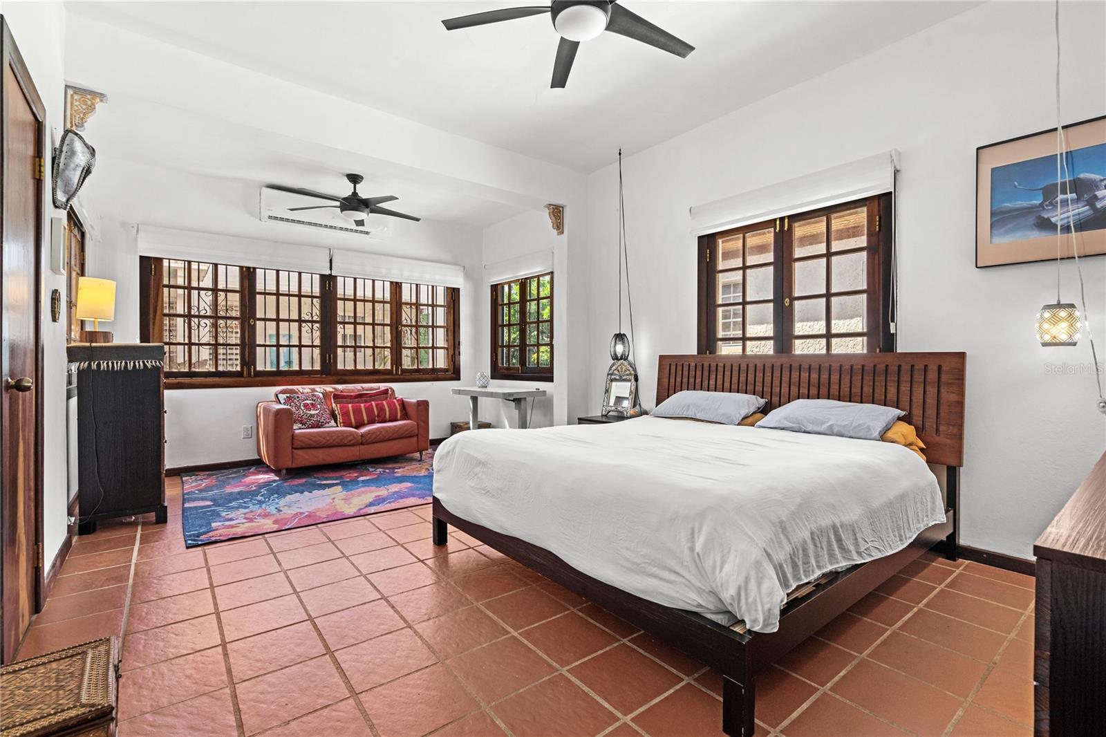 PR9117532 Property Photo