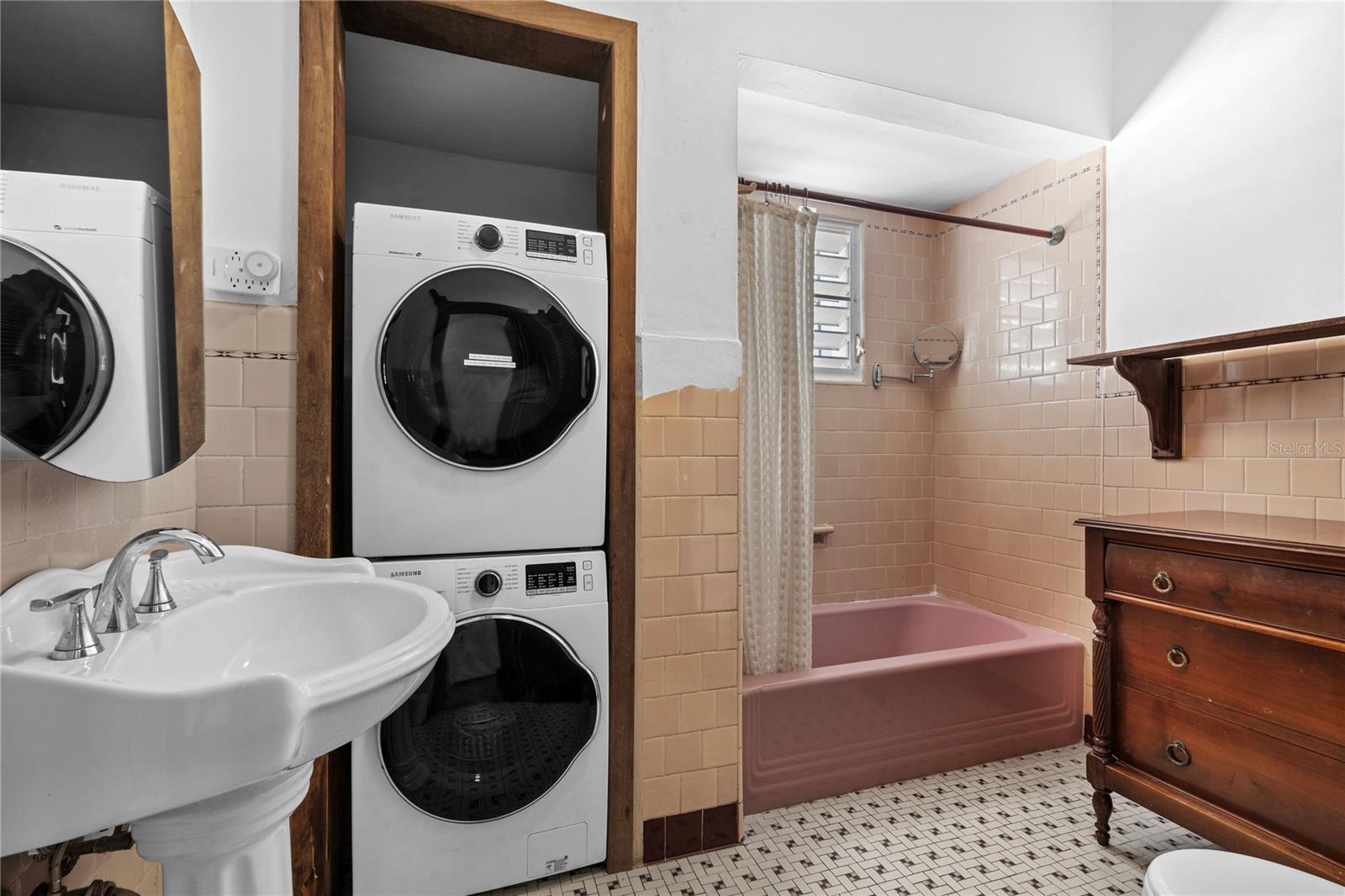 PR9117532 Property Photo