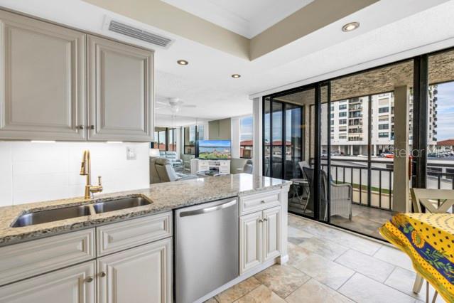 6279 SUN BLVD #304, ST PETERSBURG, FL, 33715