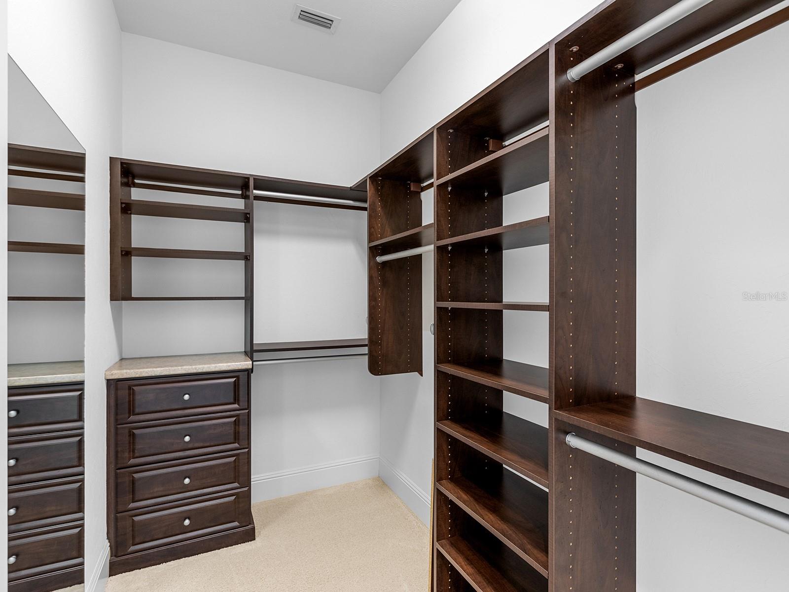 A4672950 Property Photo