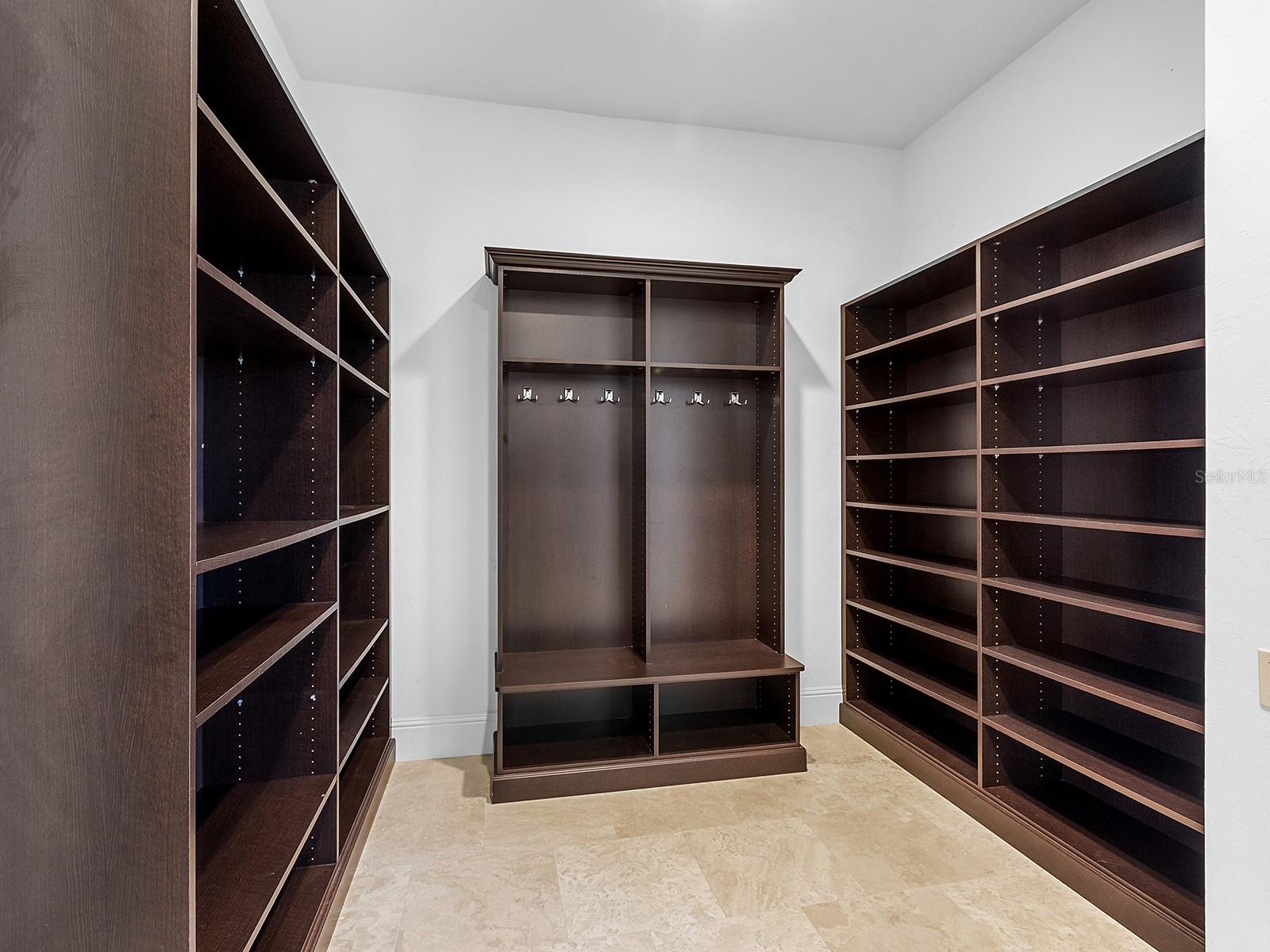 A4672950 Property Photo