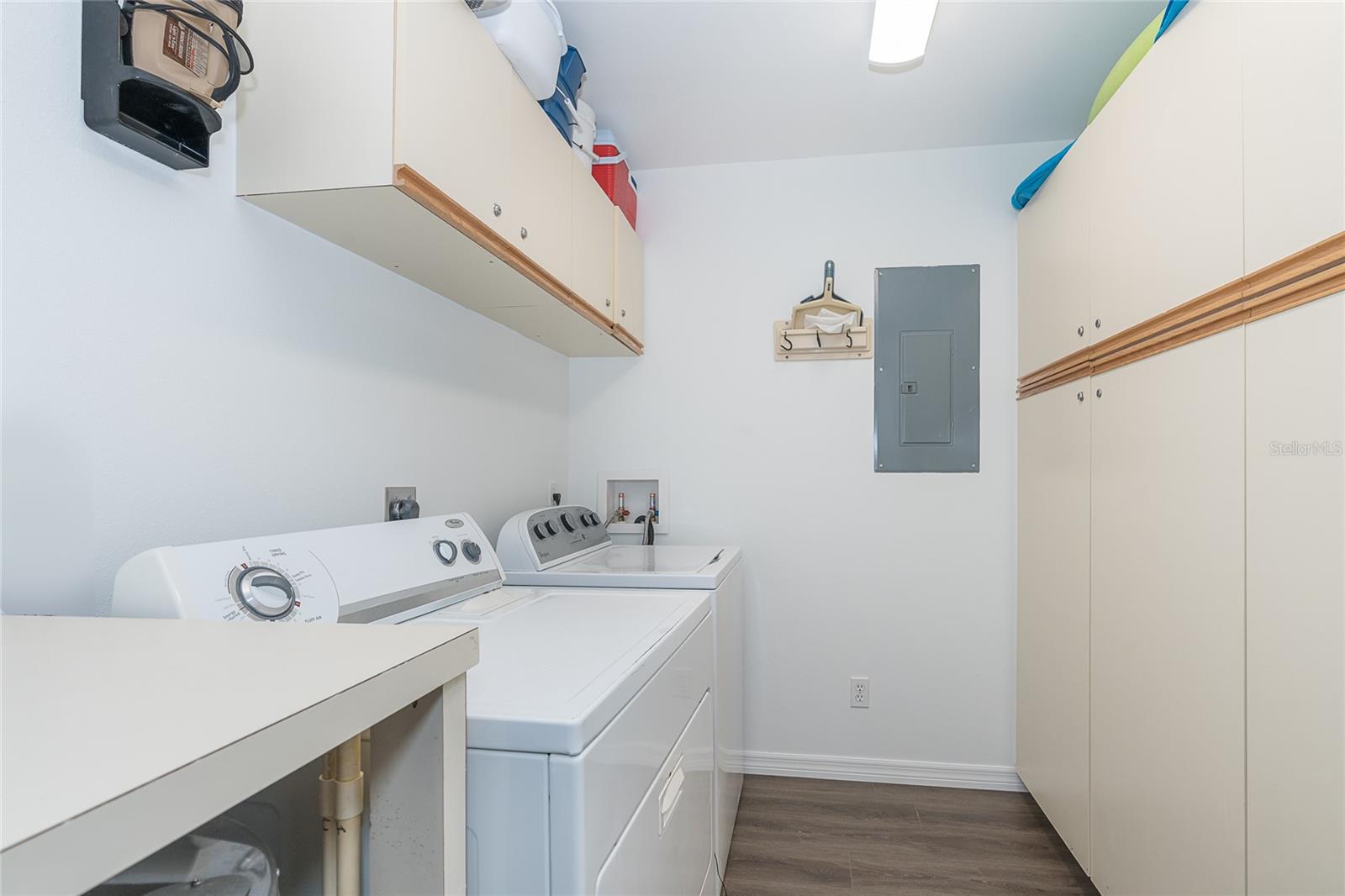 D6144891 Property Photo