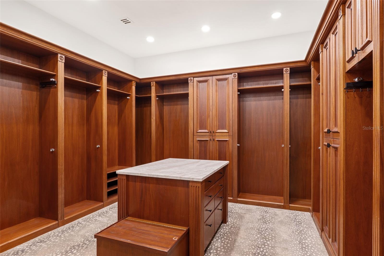 A4672971 Property Photo