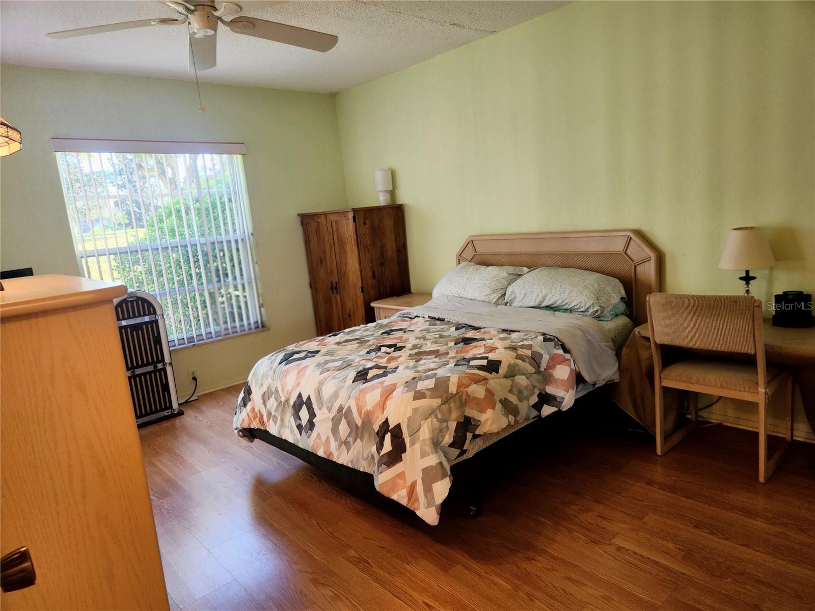 Bedroom with Laminate floors