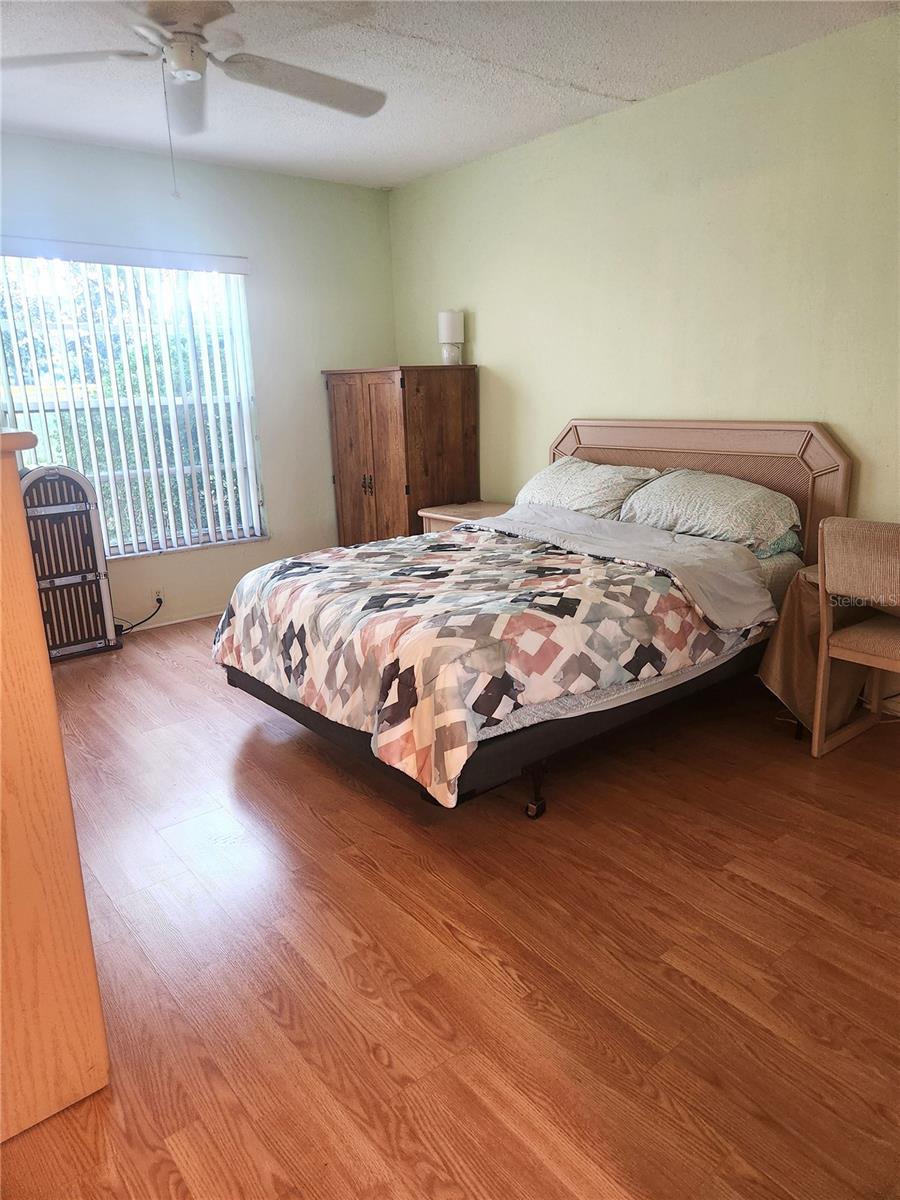 Bedroom with Laminate floors