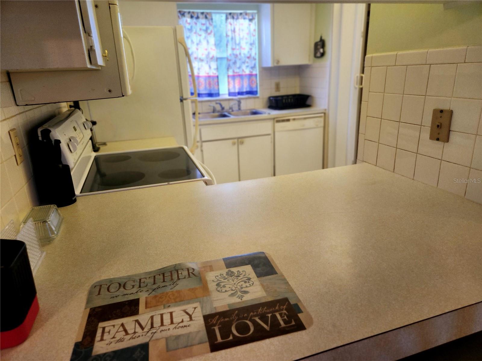 Kitchen with all appliances